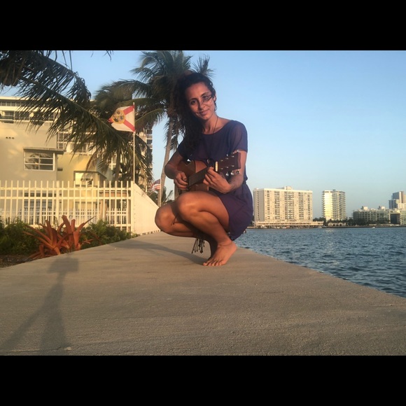 Meet Santana 🌸 Take a look into my closet! - Picture 8 of 10